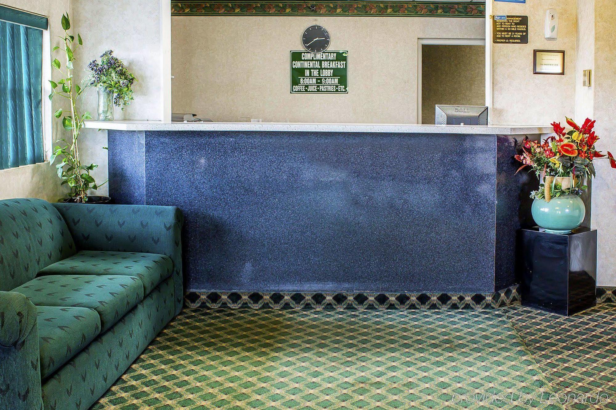 Rodeway Inn Moosic - Scranton Exterior photo