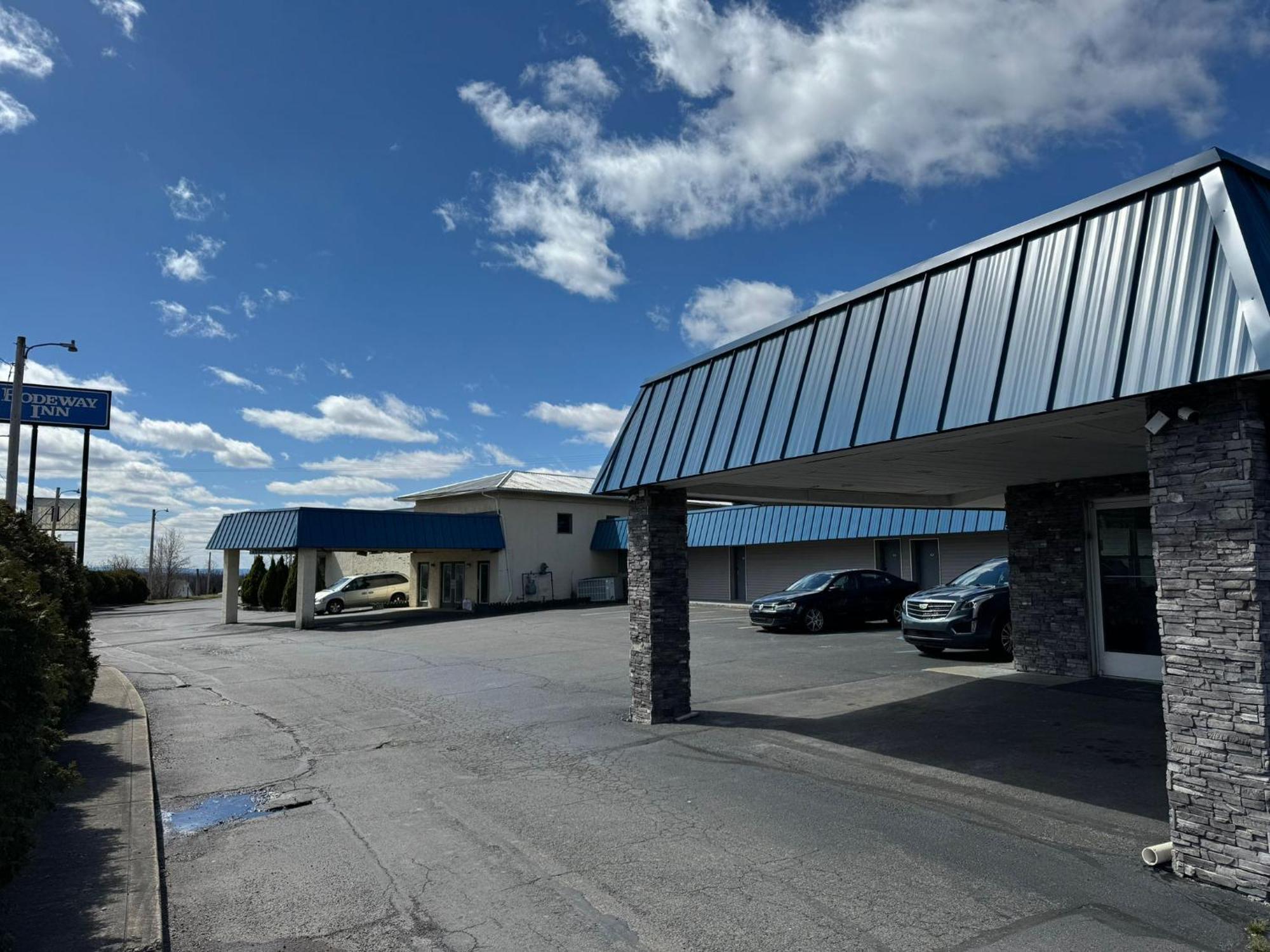 Rodeway Inn Moosic - Scranton Exterior photo